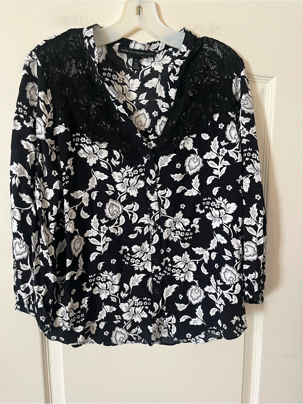 White House Black Market Black and White Floral Lace-Yoke Blouse Size Medium